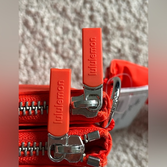 NWT LULULEMON NOW AND ALWAYS WRISTLET POUCHETTE PUFFY-AUTUMN RED - Picture 7 of 12